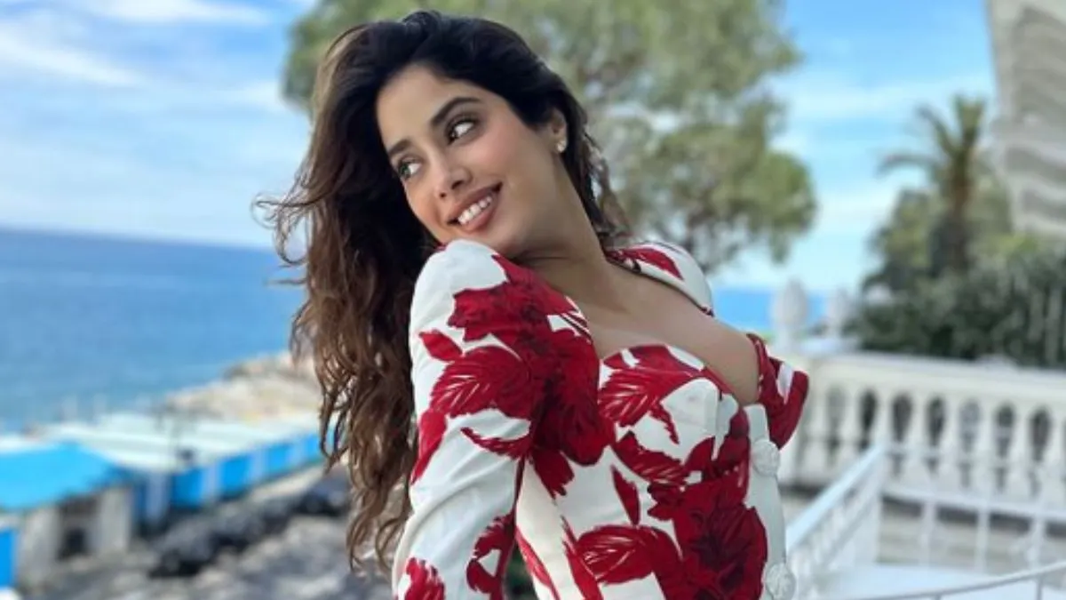 janhvi-kapoor-gets-discharged-from-hospital-after-severe-food-poisoning-report